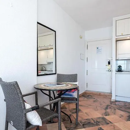 Charming Apartment For Coastal Adventures Appartamento Estepona