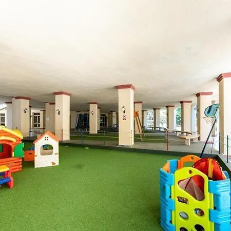 Charming Apartment For Coastal Adventures Estepona