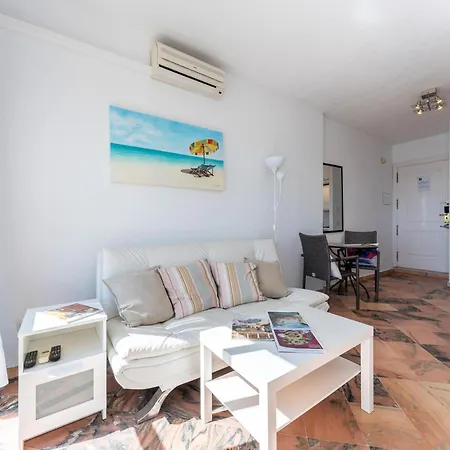 Charming Apartment For Coastal Adventures Appartamento Estepona